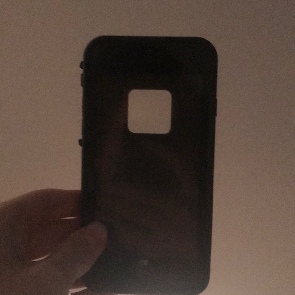I phone 6s life proof case